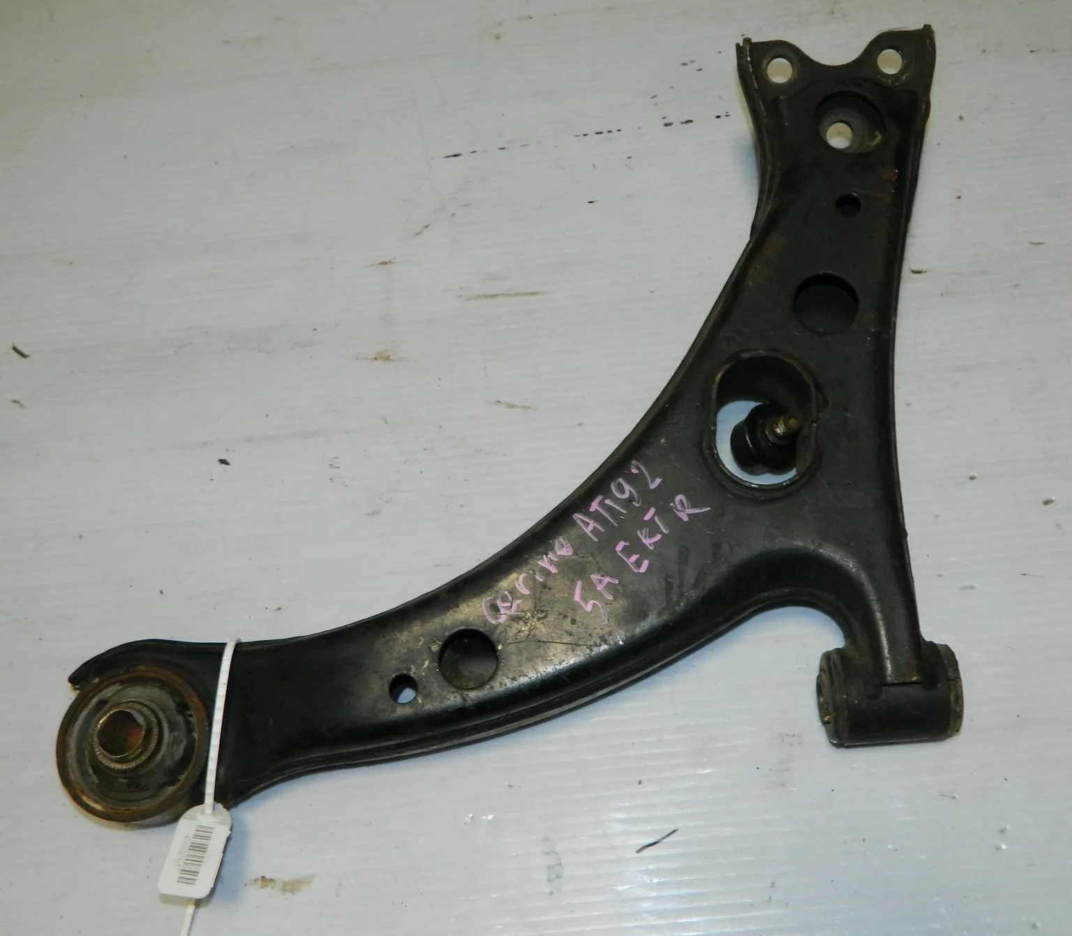 Рычаг подвески TOYOTA CARINA AT192 Перед Прав (Контрактный)