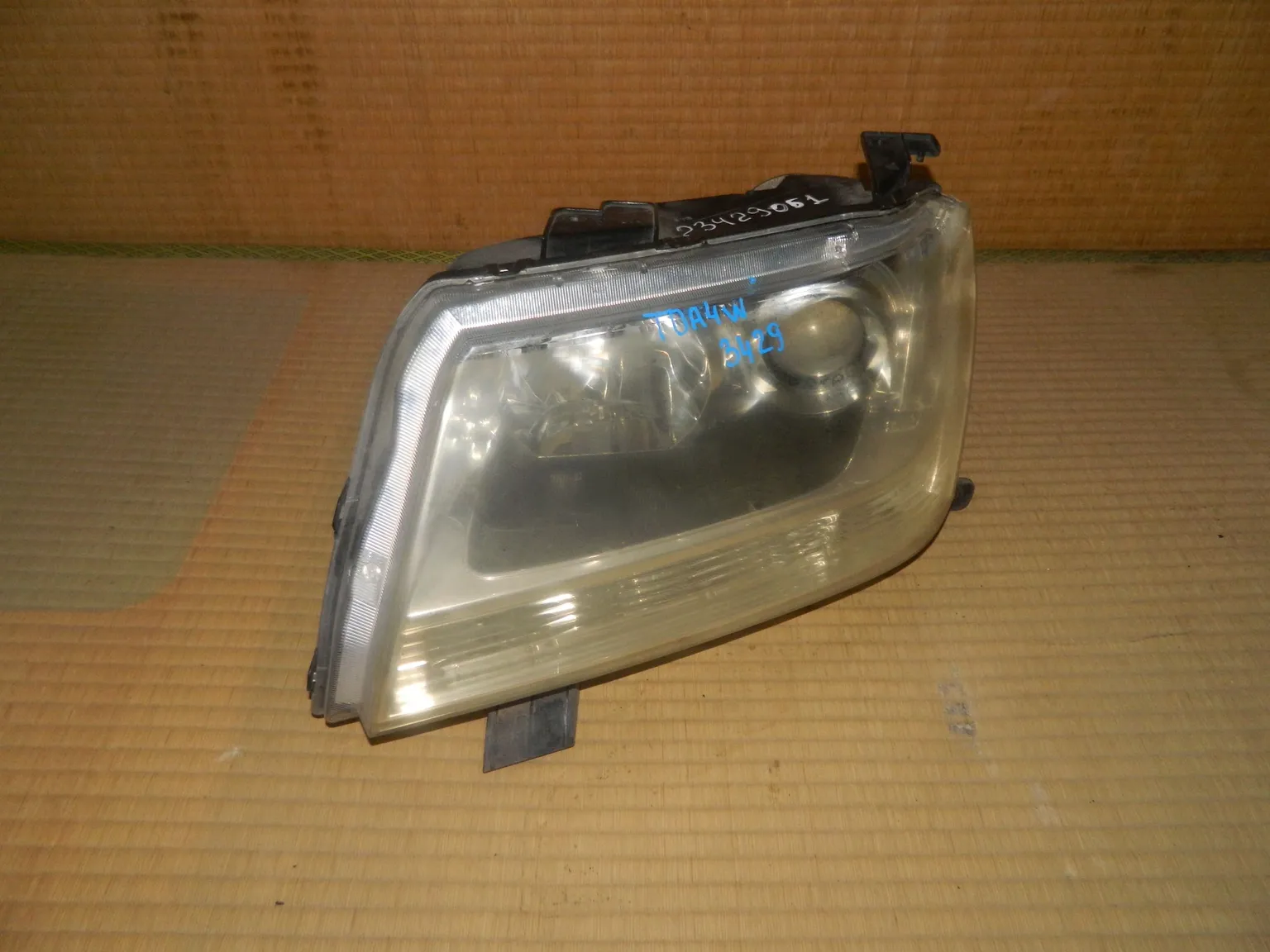 Фара SUZUKI GRAND VITARA TDA4W Перед Лев (Контрактный) 23429051