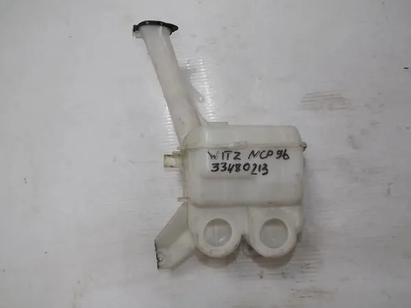 Бачок омывателя TOYOTA VITZ NCP96 (Контрактный)
