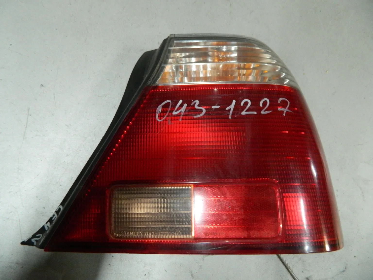 Фонарь HONDA ASCOT CE4 Зад Прав (Контрактный) 68000932