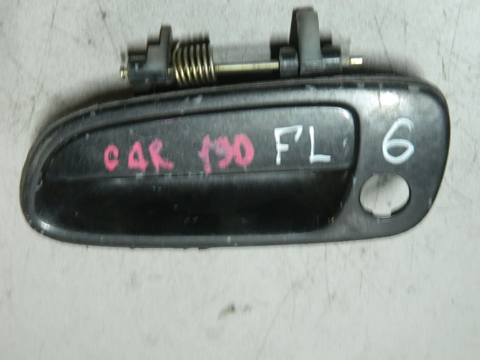 Ручка двери наружная TOYOTA CALDINA AT190 Перед Лев (Контрактный) 81528517