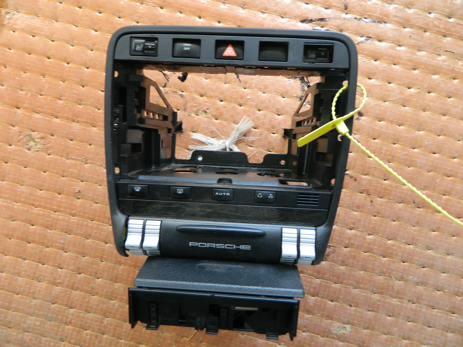 Рамка магнитолы PORSCHE CAYENNE 955 (Контрактный) 94603928