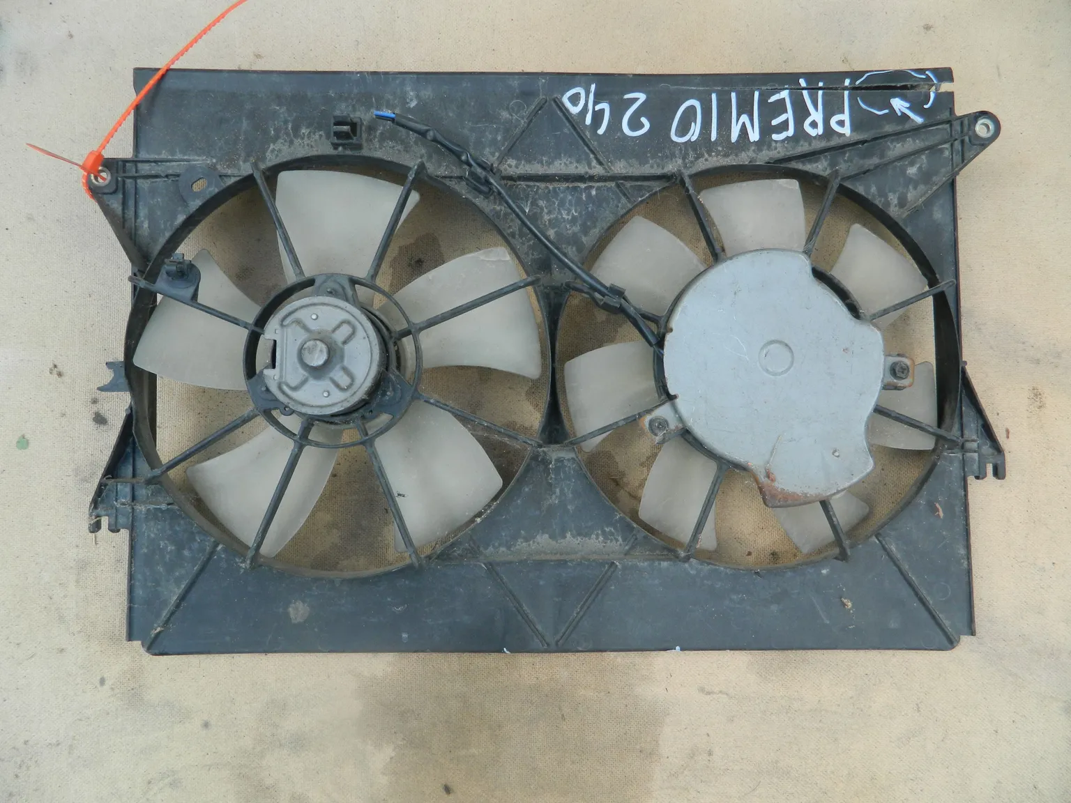 Диффузор радиатора TOYOTA PREMIO ZZT240 (Контрактный) 65243187