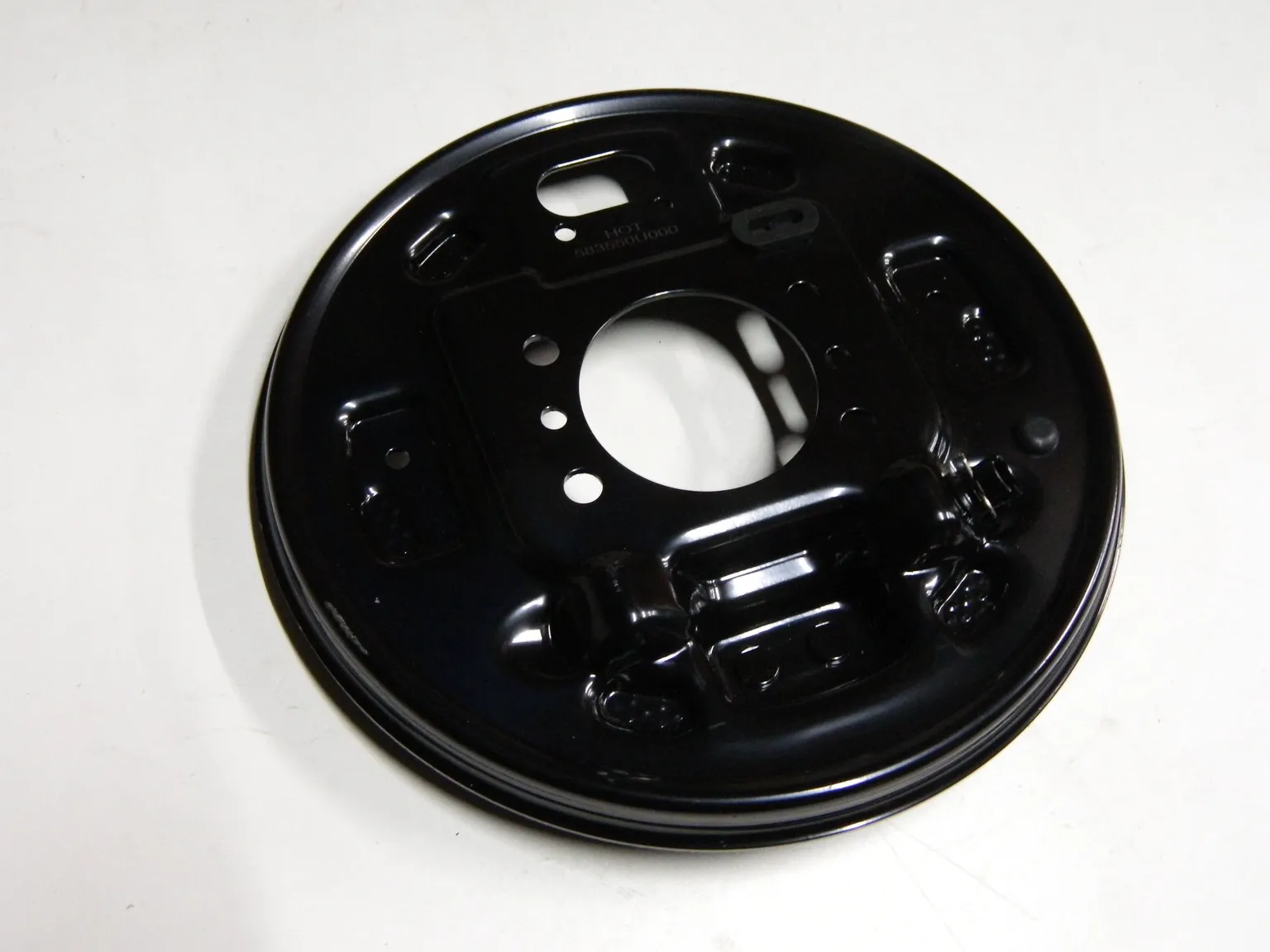 Кожух тормозного диска GENERAL PARTS 583550U000 HYUNDAI SOLARIS / KIA RIO RL