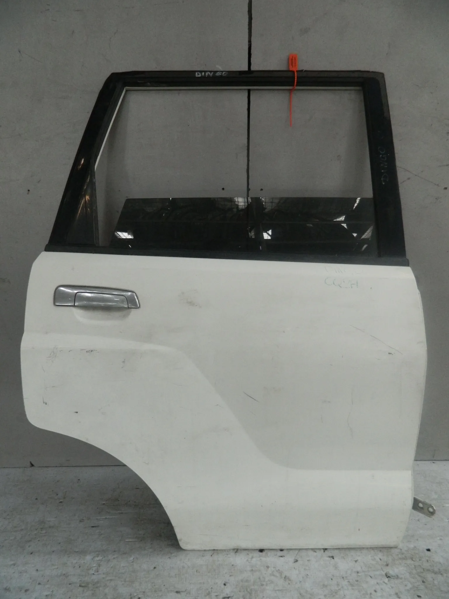 Дверь MITSUBISHI DINGO CQ2A Зад Прав (Контрактный) 72355385