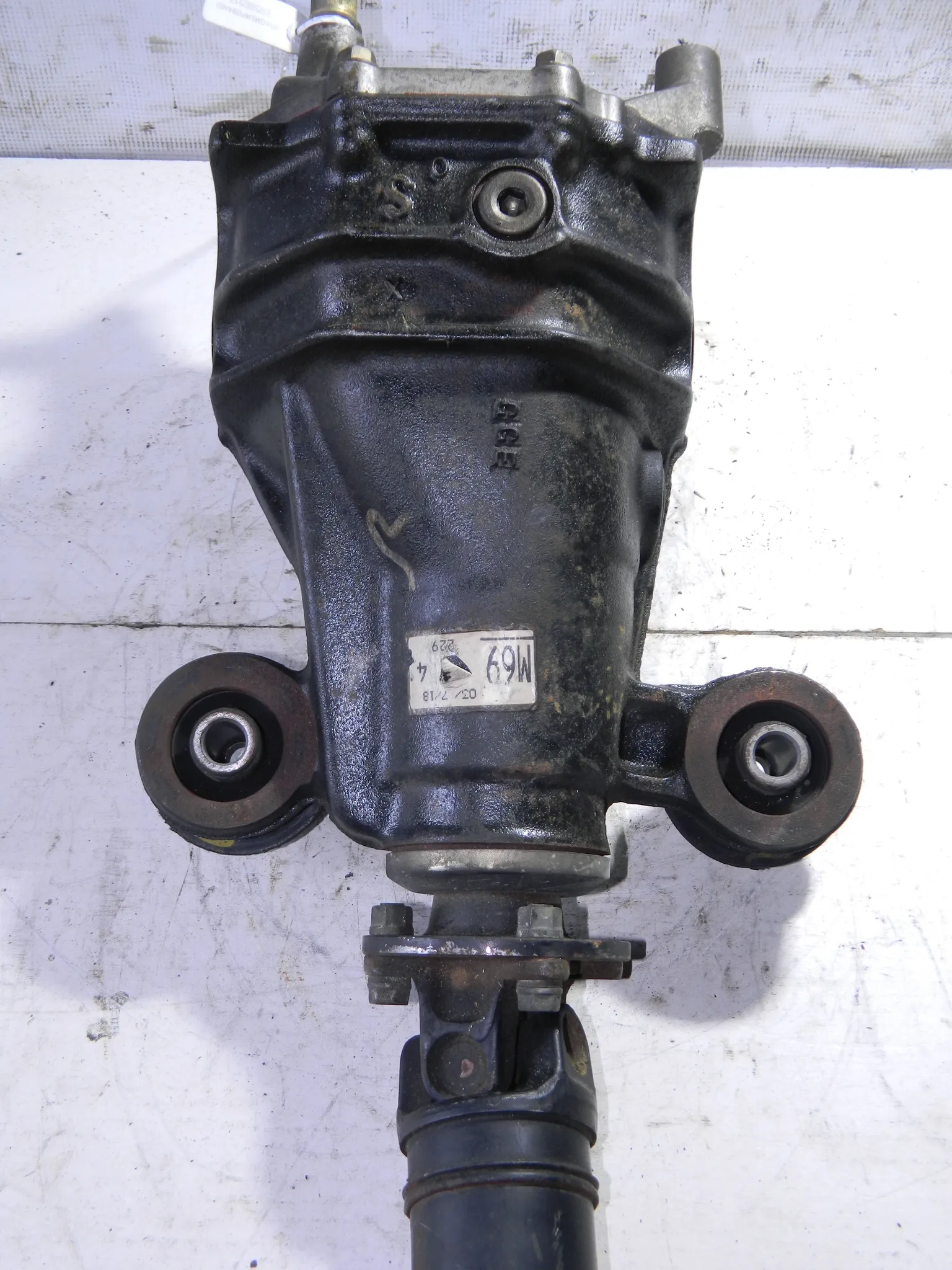 Редуктор TOYOTA ALTEZZA SXE10 Зад (Контрактный) 69586512