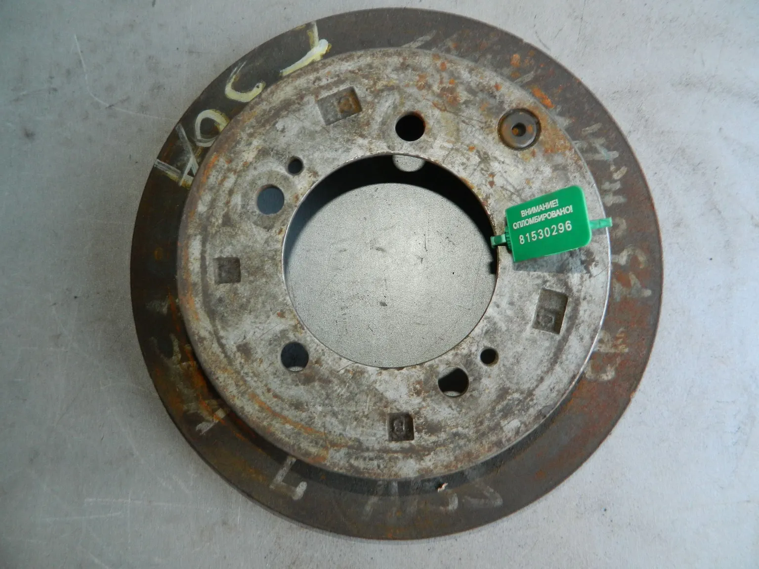 Диск тормозной MITSUBISHI DIAMANTE F31A Зад (Контрактный) 81530296