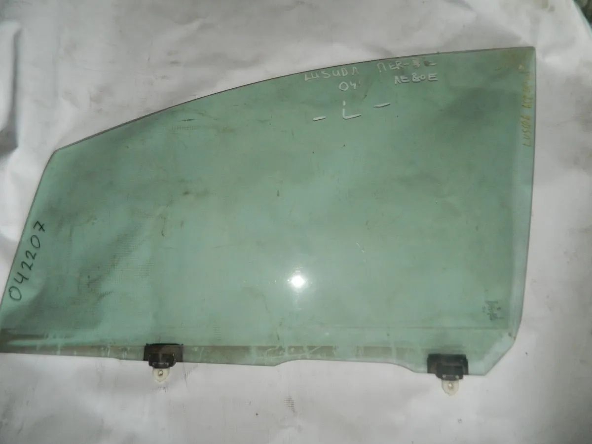 Стекло двери TOYOTA ALTEZZA SXE10 Перед. Лев (Контрактный) 042207