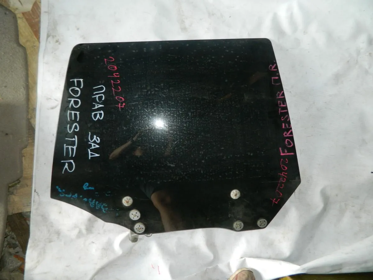 Стекло двери SUBARU FORESTER SF5 Задн. Прав (Контрактный) 2042207