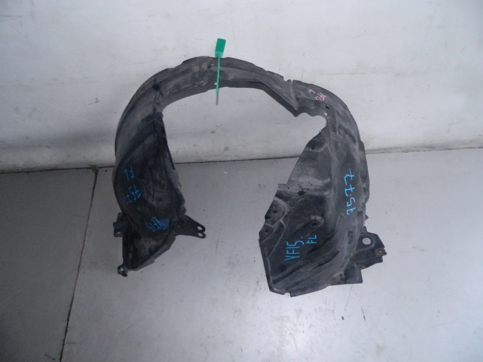 Подкрылок NISSAN JUKE YF15 Перед Лев (Контрактный) 79591511