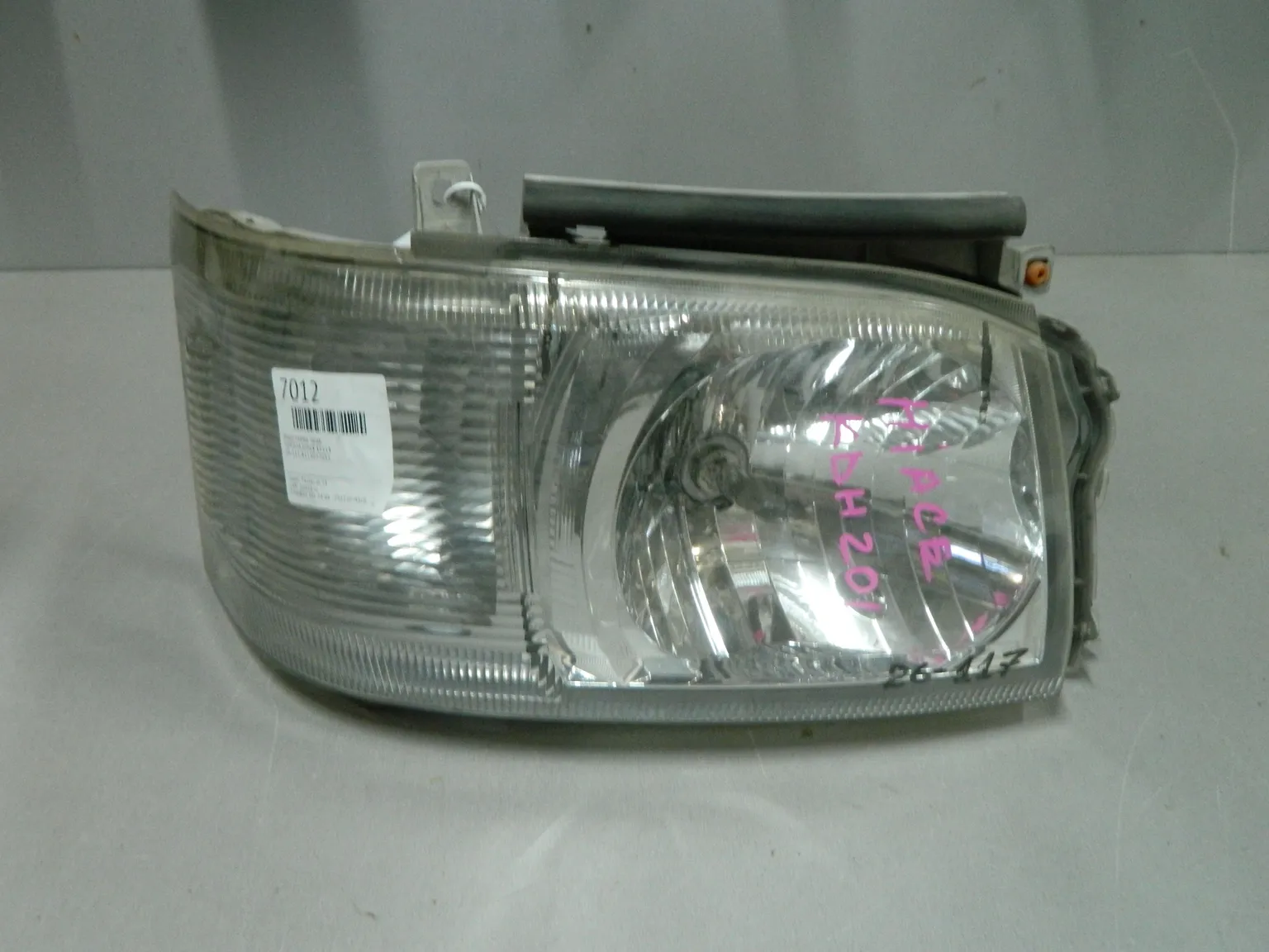 Фара TOYOTA HIACE KDH200 Перед Прав 26117 (Контрактный) 03344701