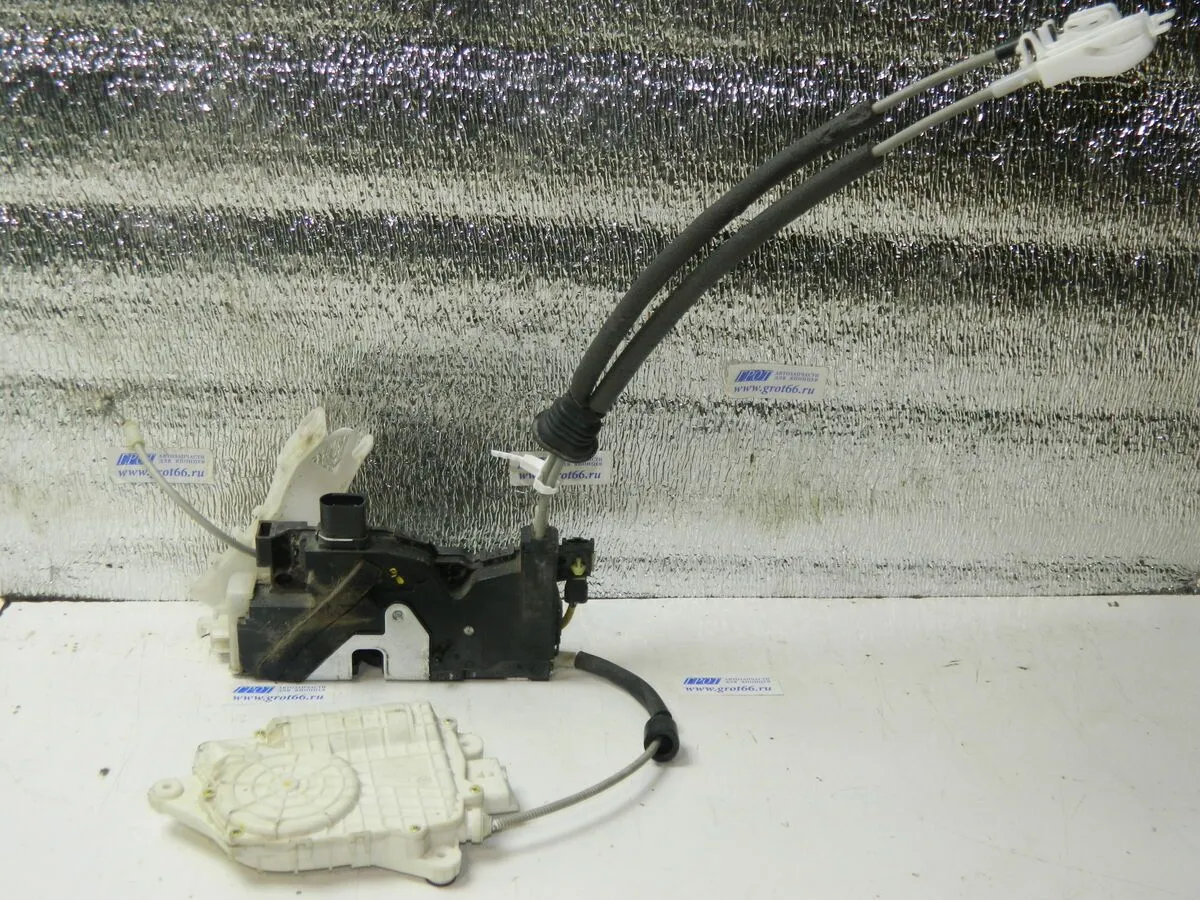 Замок двери HYUNDAI EQUUS VI G6DA 2013-2015 Зад Лев (Б/У) 35021133