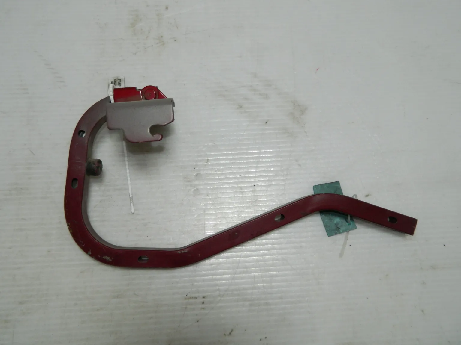 Петля багажника MITSUBISHI LANCER9 Прав 46098833 Б/У