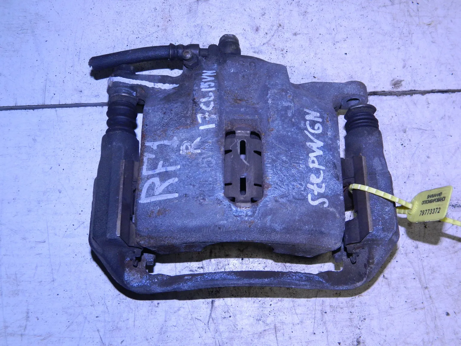 Суппорт тормозной HONDA STEPWGN RF1 Перед Прав (Контрактный) 79773372