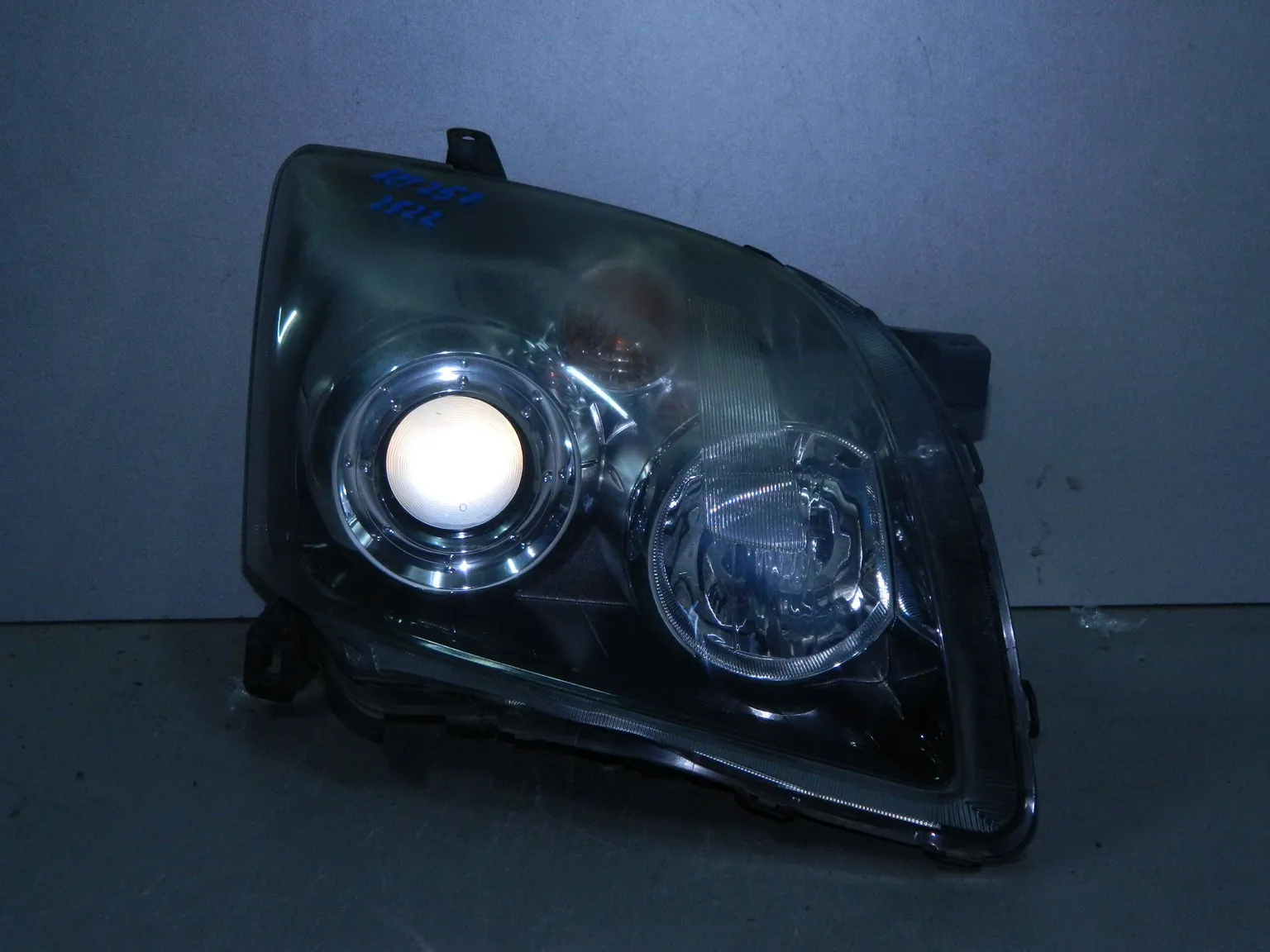 Фара TOYOTA AVENSIS AZT250 Перед Прав 35106 (Контрактный) 108113101