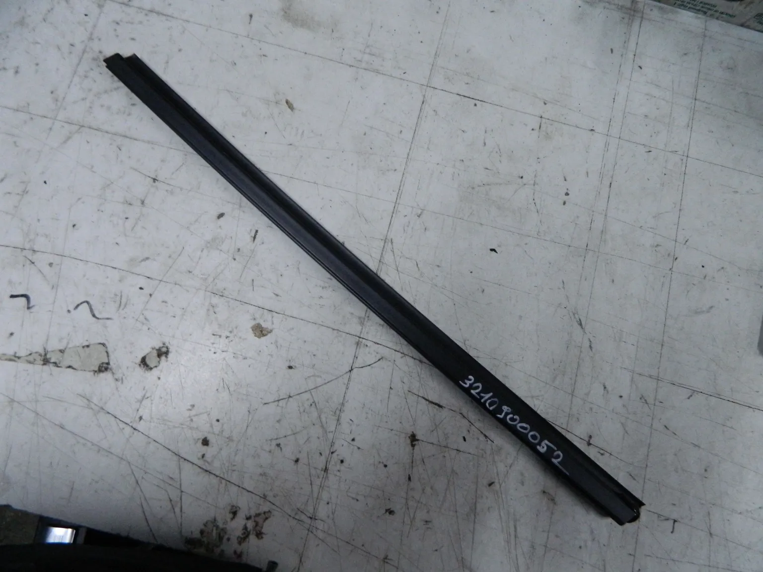 Уплотнитель стекла двери INFINITI FX35 S51 Перед Прав (Контрактный) 3210900052