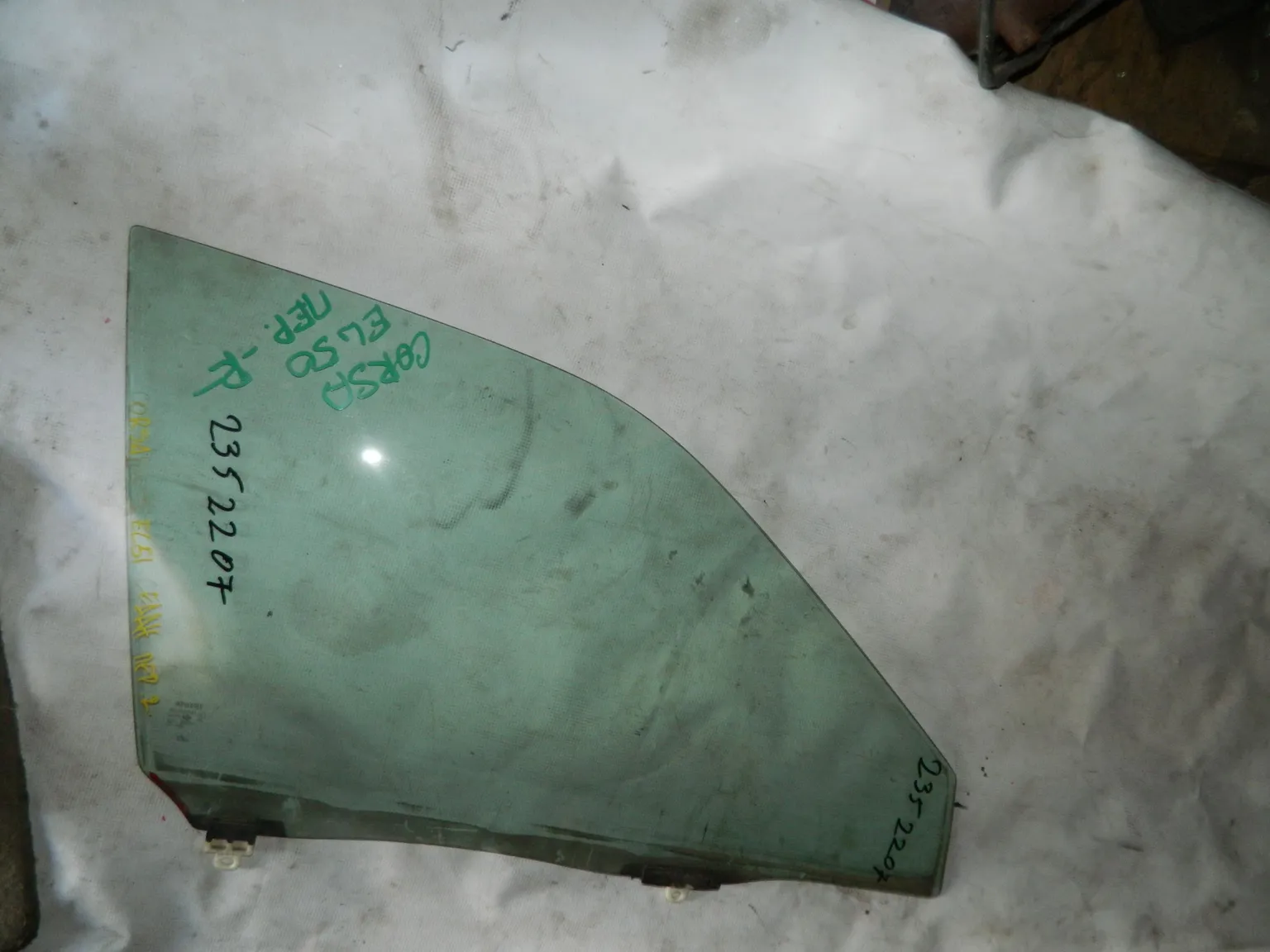 Стекло двери TOYOTA CORSA EL50 Перед. Прав (Контрактный) 2352207