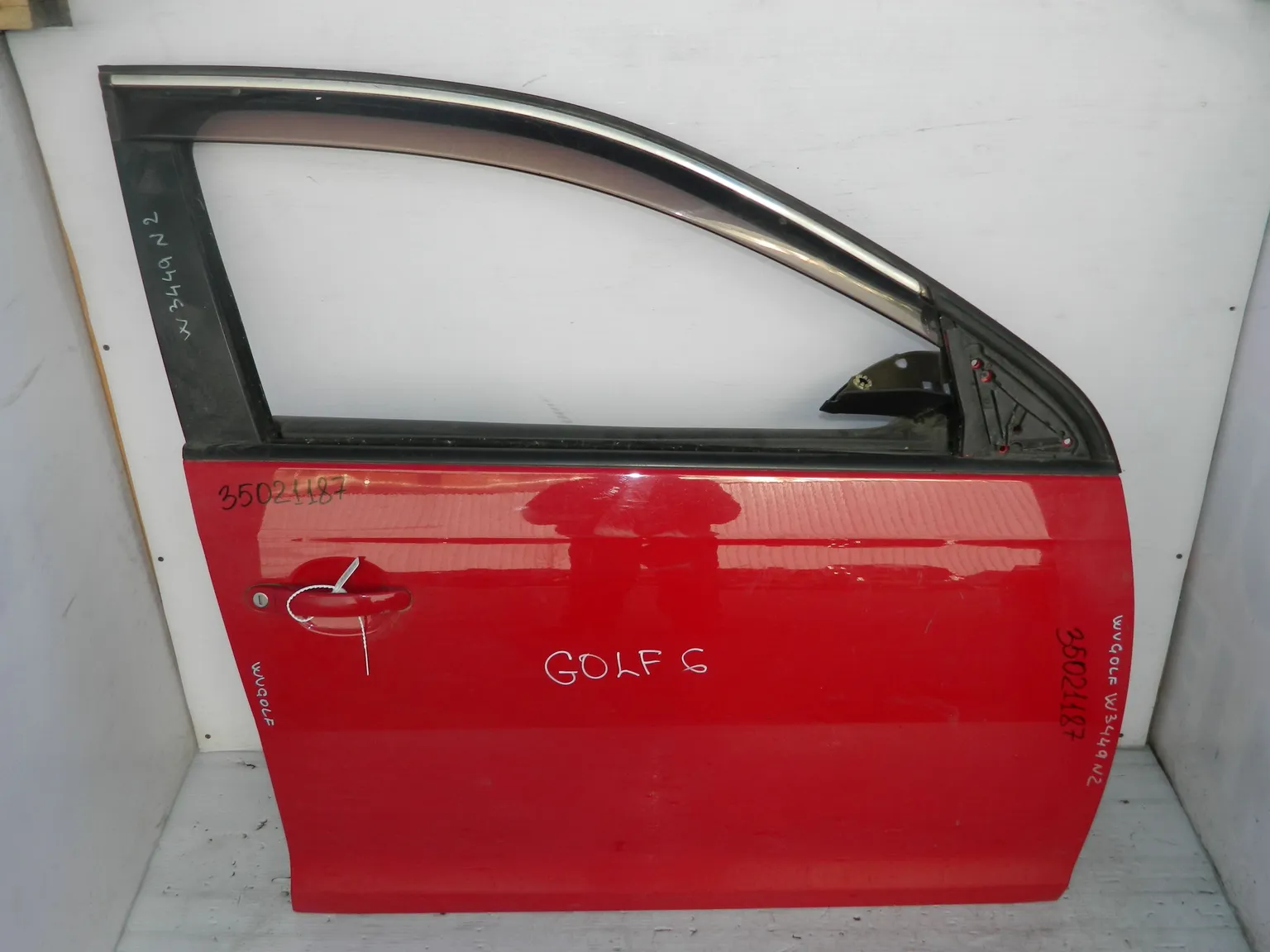 Дверь VOLKSWAGEN GOLF 5K1 Перед Прав (Контрактный)