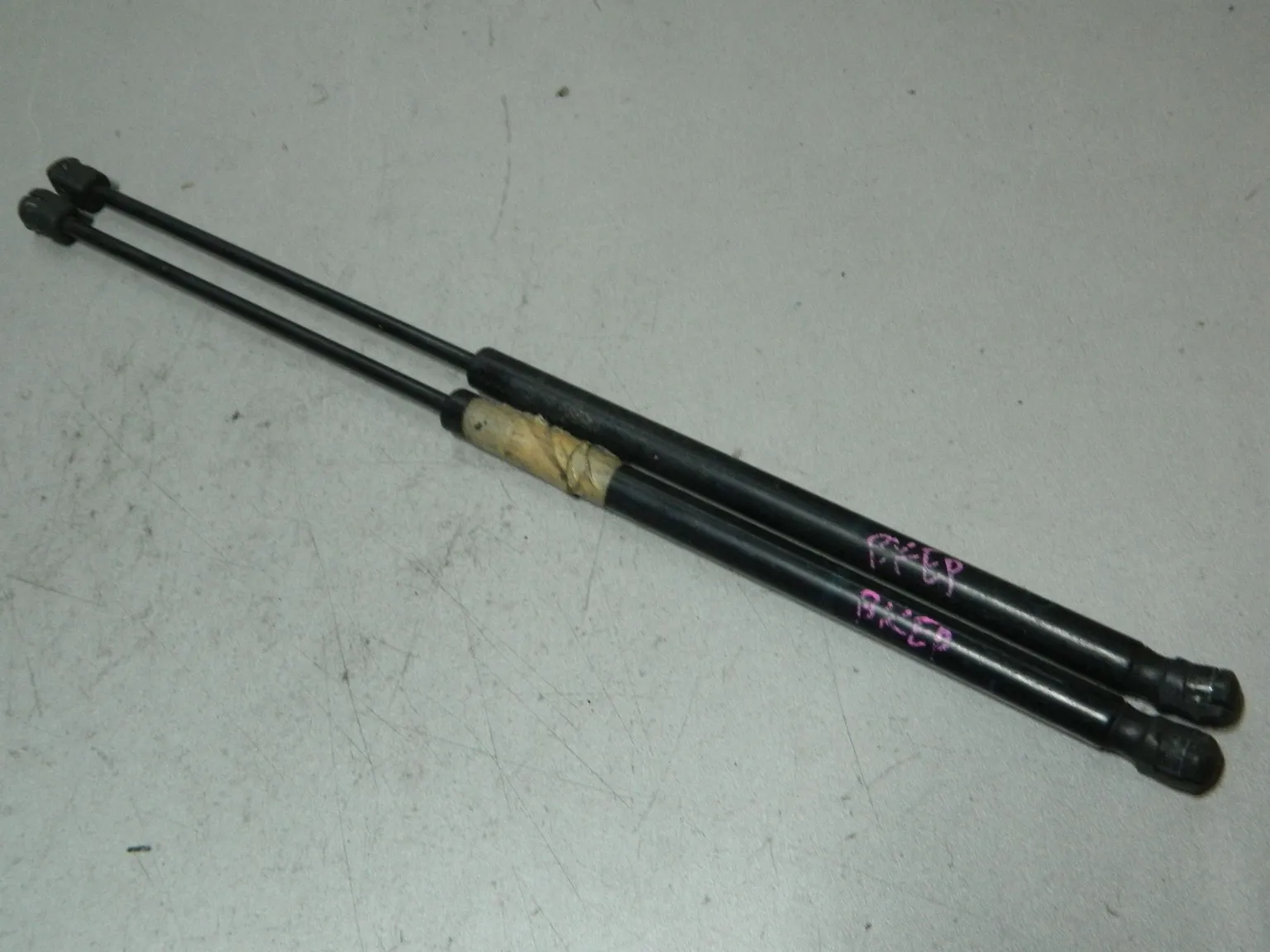 Амортизатор багажника MAZDA MAZDA3 BK (Контрактный) 81532056