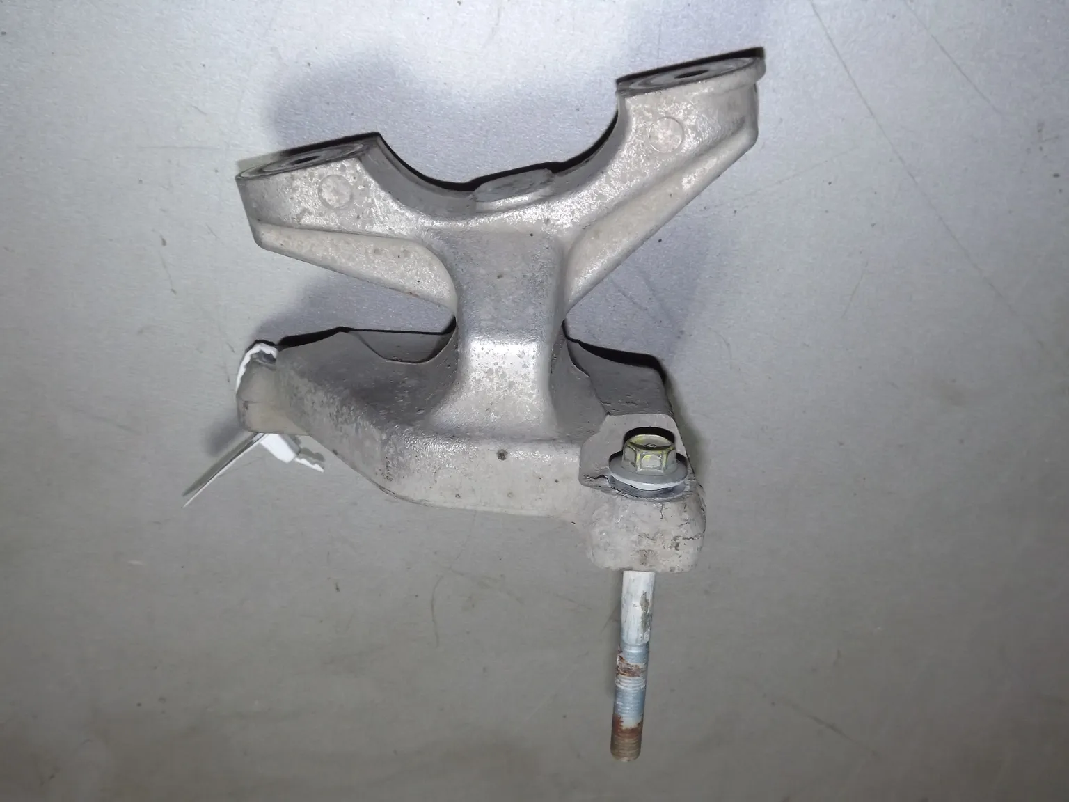 Кронштейн рулевой рейки HONDA CR-V RE5 Прав (Контрактный) 35023614 53434SWA013