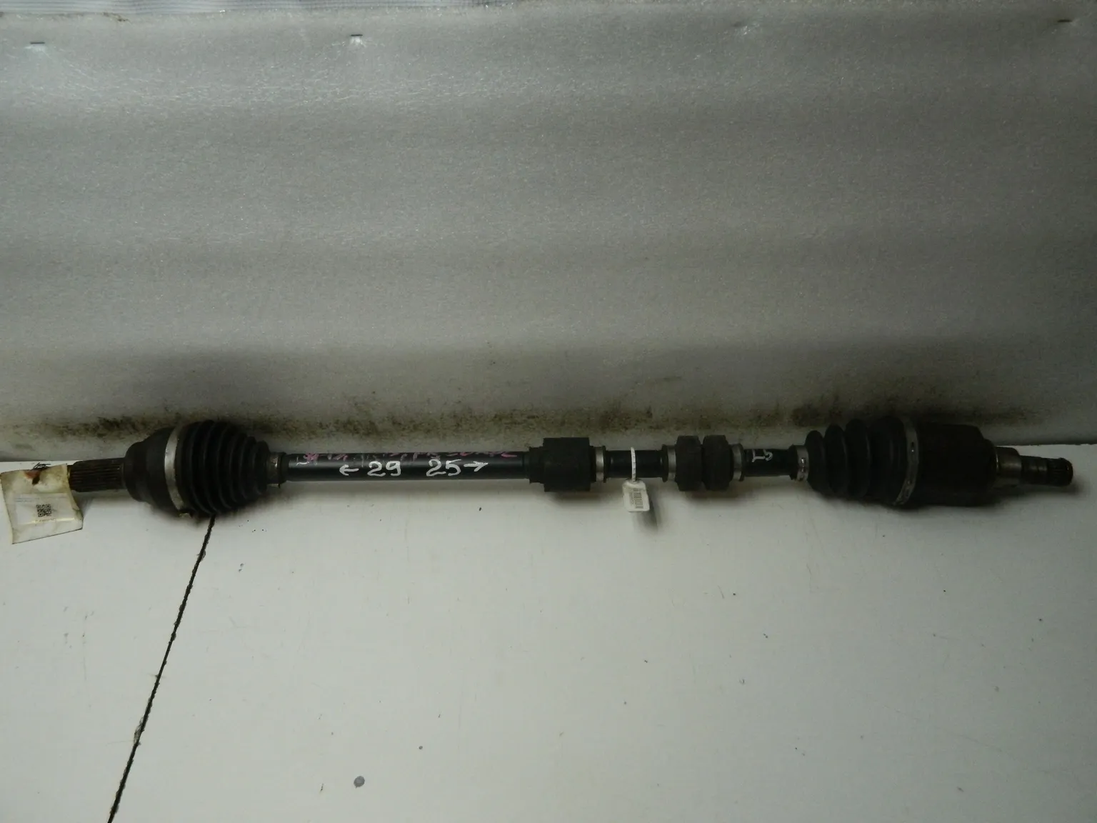 Привод NISSAN JUKE YF15 HR15DE Перед Прав (Контрактный) 35015725