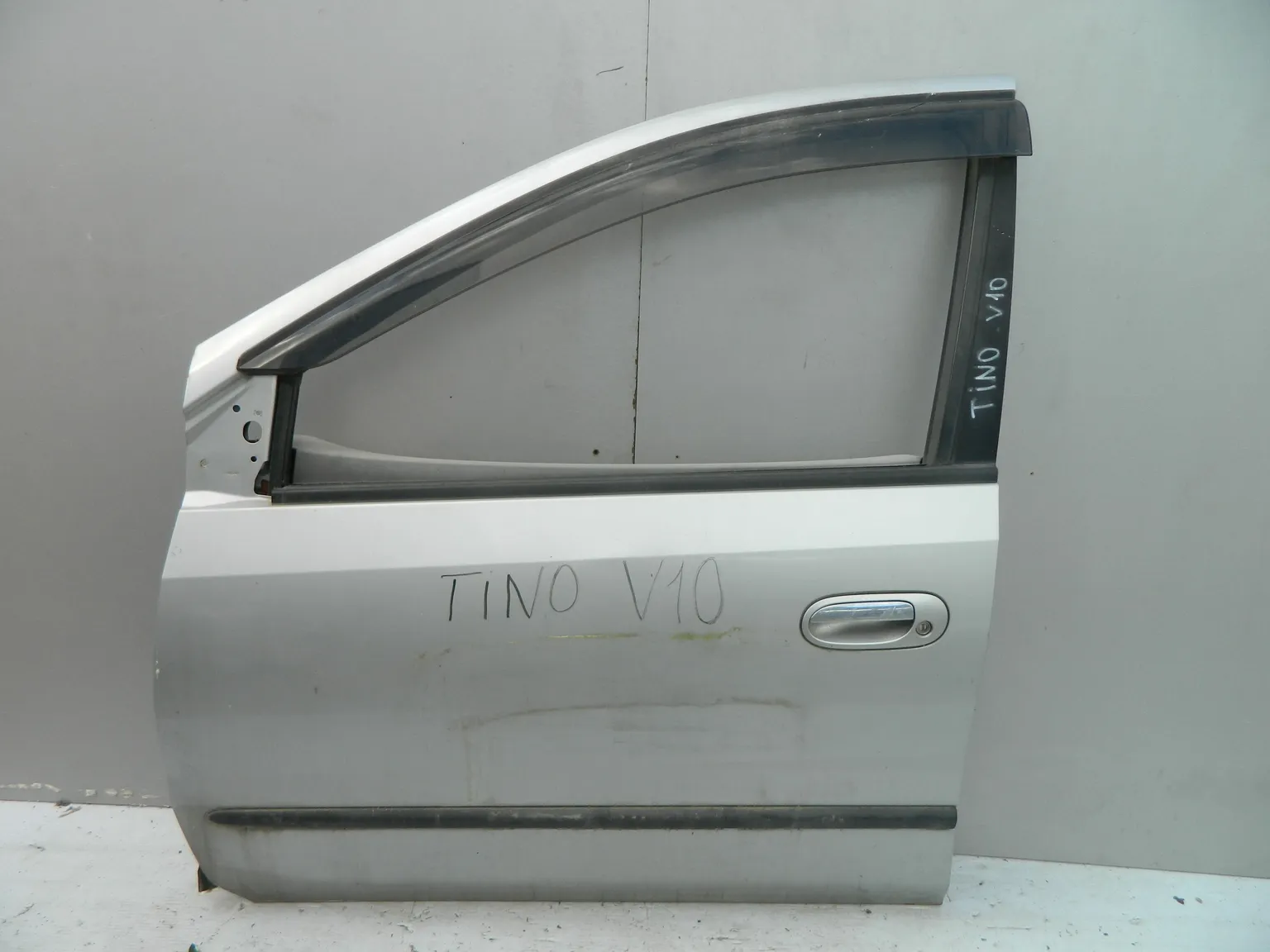 Дверь NISSAN TINO V10 Перед Лев (Контрактный) 40951942 H01014U0MM