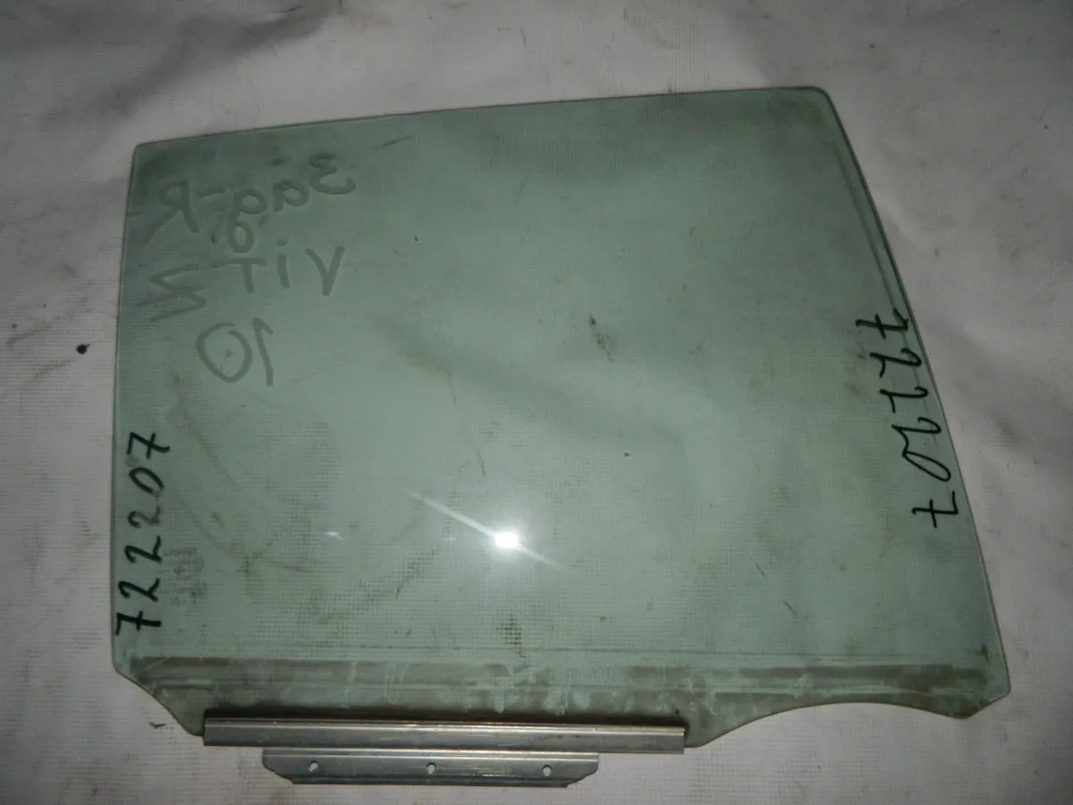 Стекло двери TOYOTA VITZ 10 Задн. Прав (Контрактный) 722207