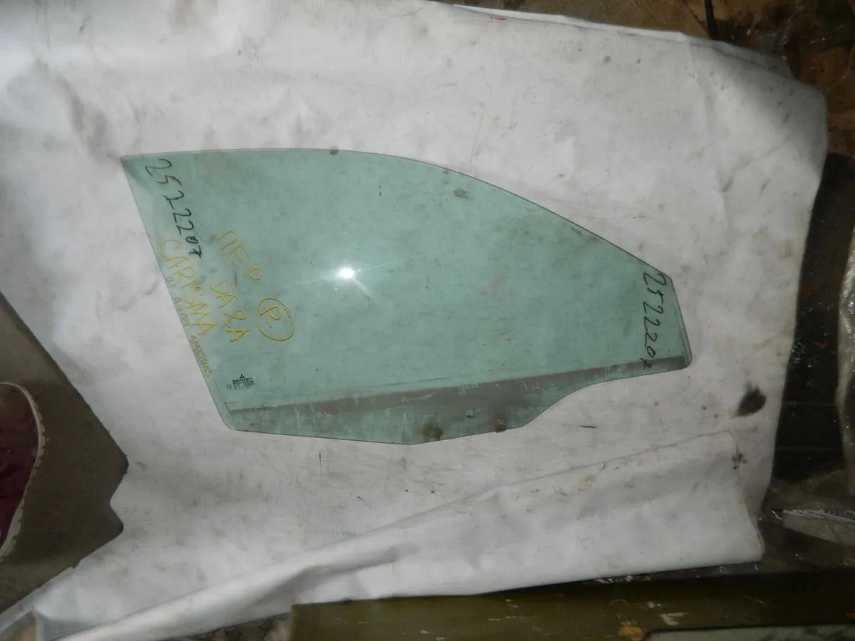 Стекло двери MITSUBISHI CARISMA DA2A Перед. Прав (Контрактный) 2522207