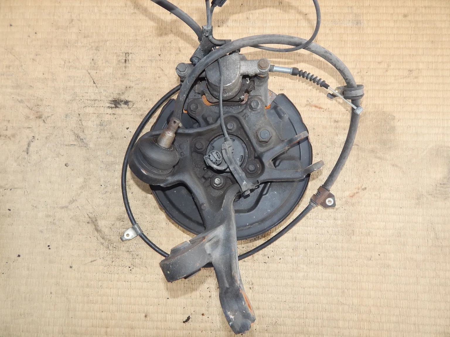 Ступица TOYOTA AVENSIS AZT250 Зад Прав (Контрактный) 37550802