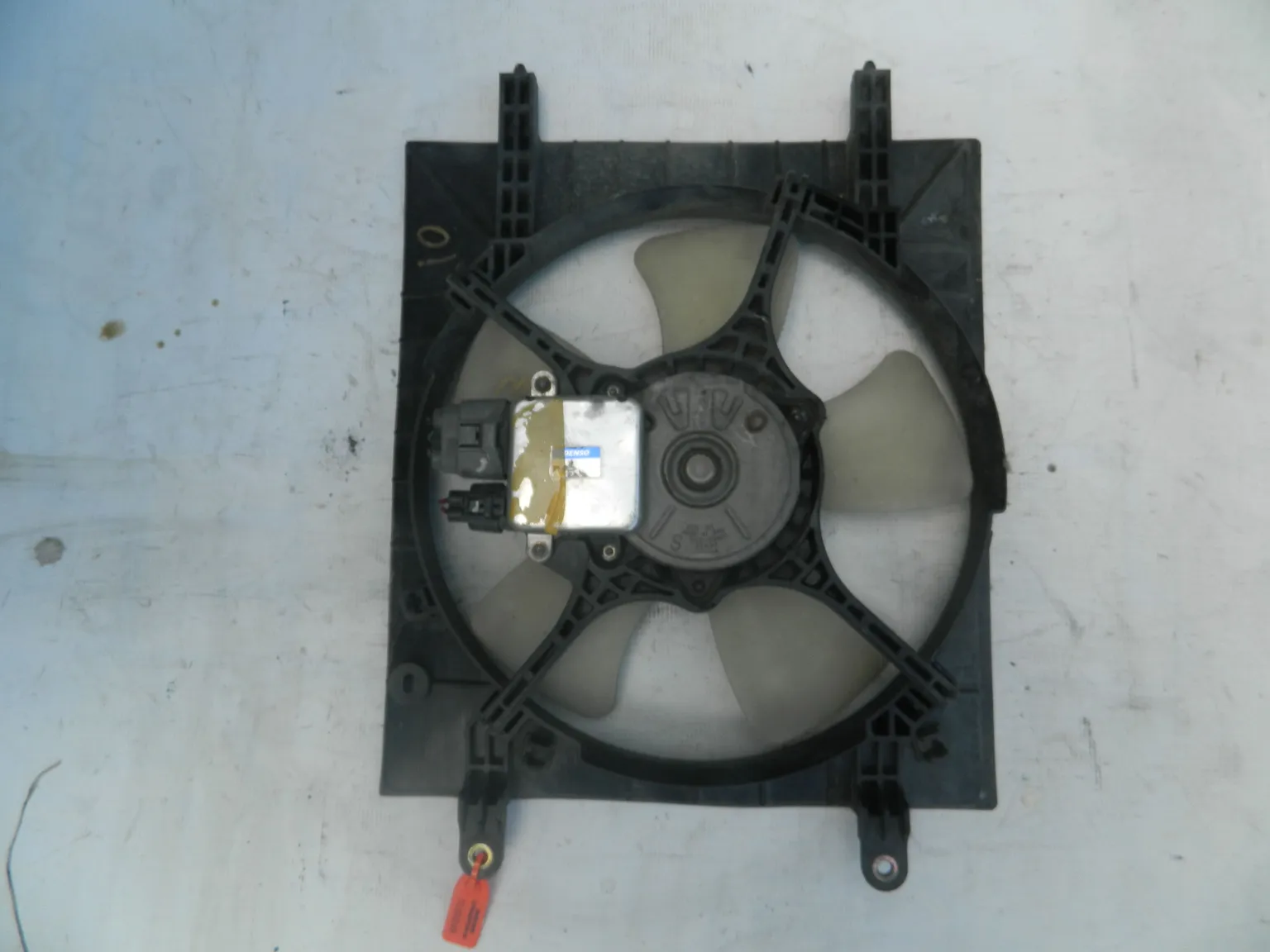 Диффузор радиатора MITSUBISHI PAJERO iO H76W (Контрактный) 72355249