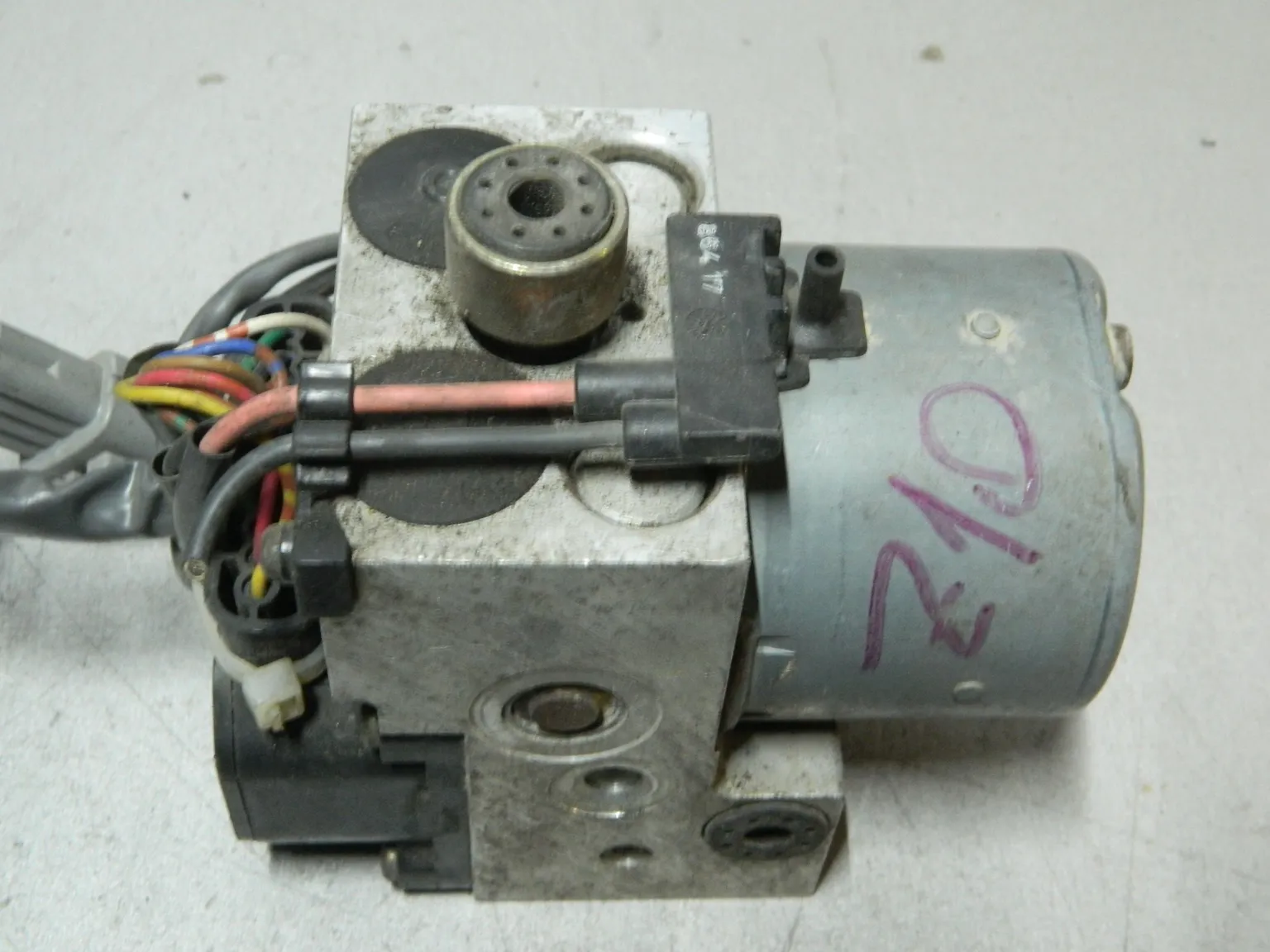 Блок ABS NISSAN CUBE AZ10 (Контрактный) 81532807 4760072B00