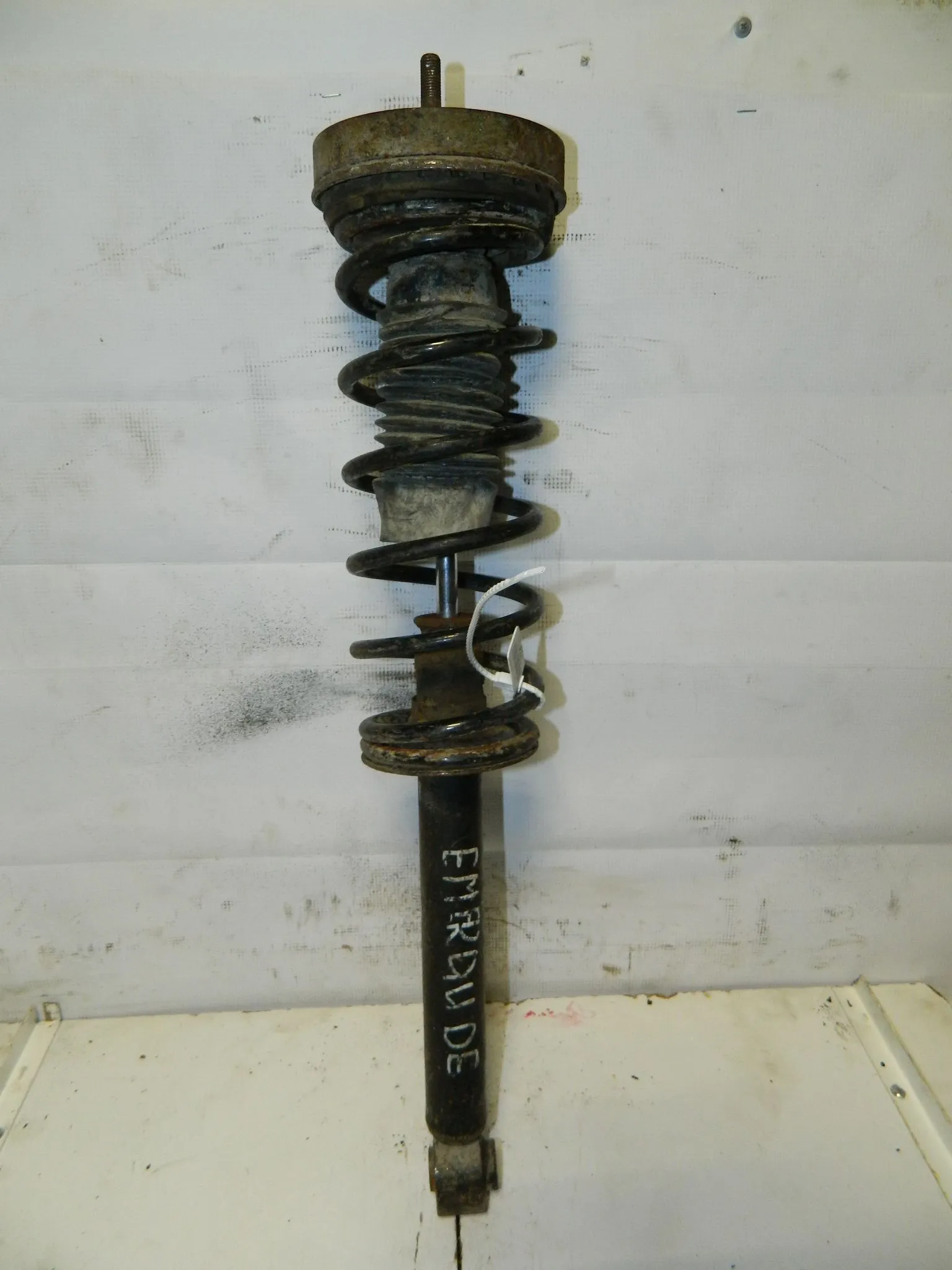 Стойка подвески MITSUBISHI EMERAUDE E54A Зад (Контрактный) 45989122