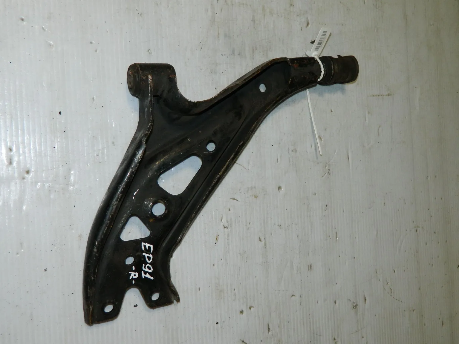 Рычаг подвески TOYOTA STARLET EP91 Перед Прав (Контрактный) 45992567