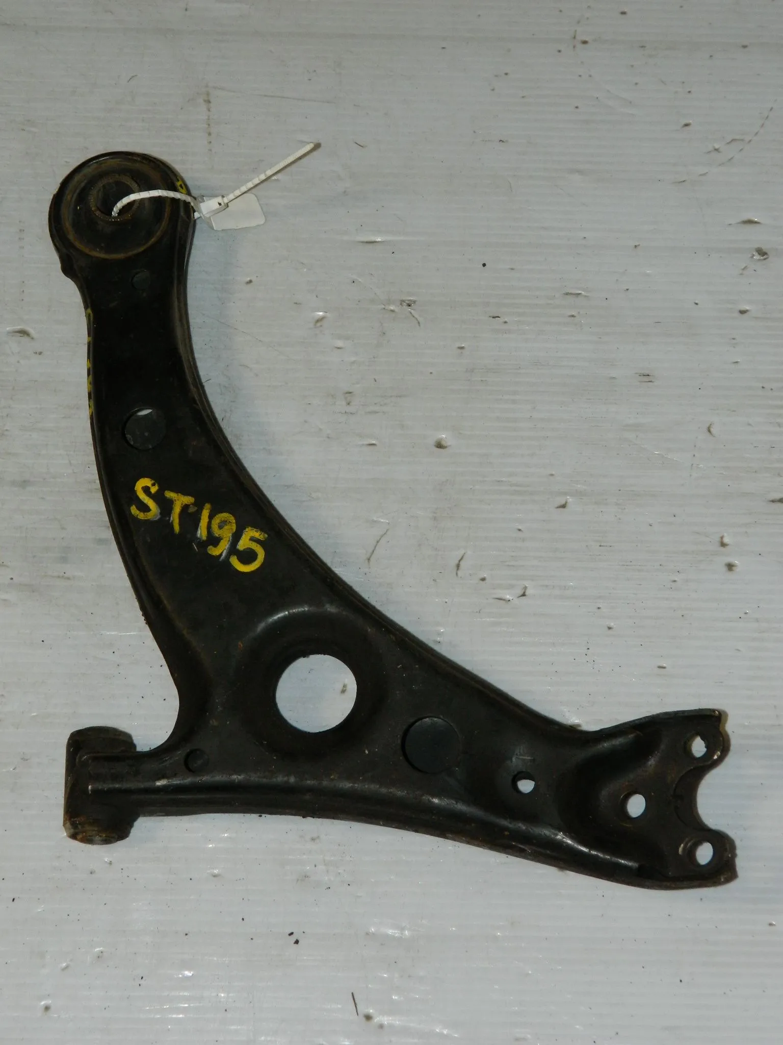 Рычаг подвески TOYOTA CALDINA ST195 Перед Прав (Контрактный) 45992587