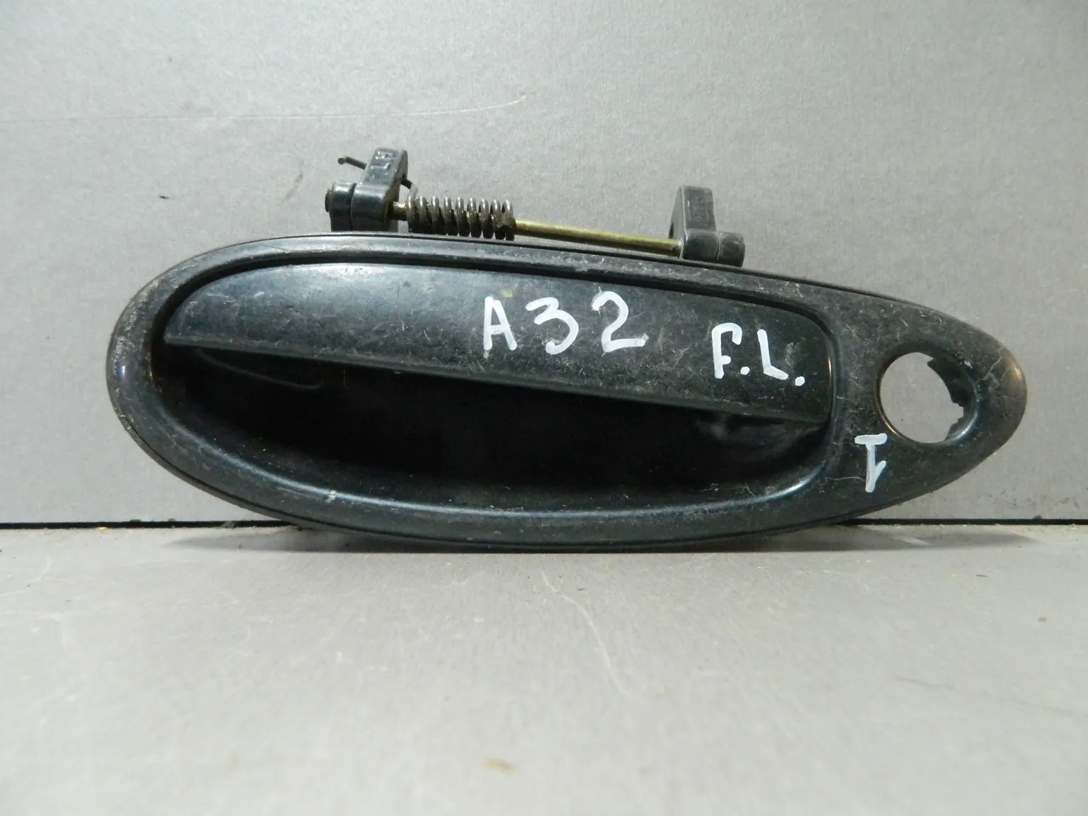 Ручка двери наружная NISSAN MAXIMA A32 Перед Лев (Контрактный) 81528037