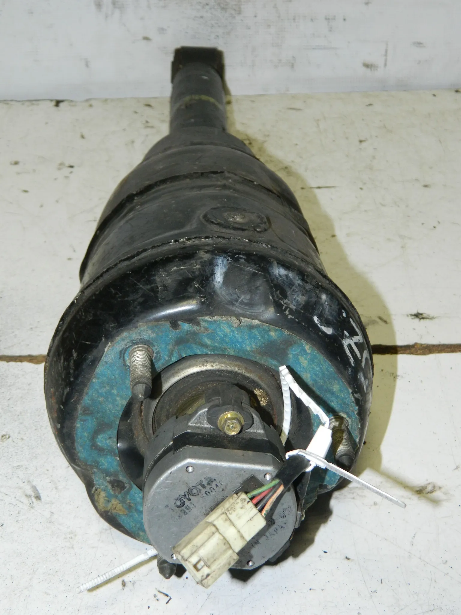 Пневмостойка подвески TOYOTA CROWN MAJESTA UZS151 Перед (Кoнтрактный) 45976630