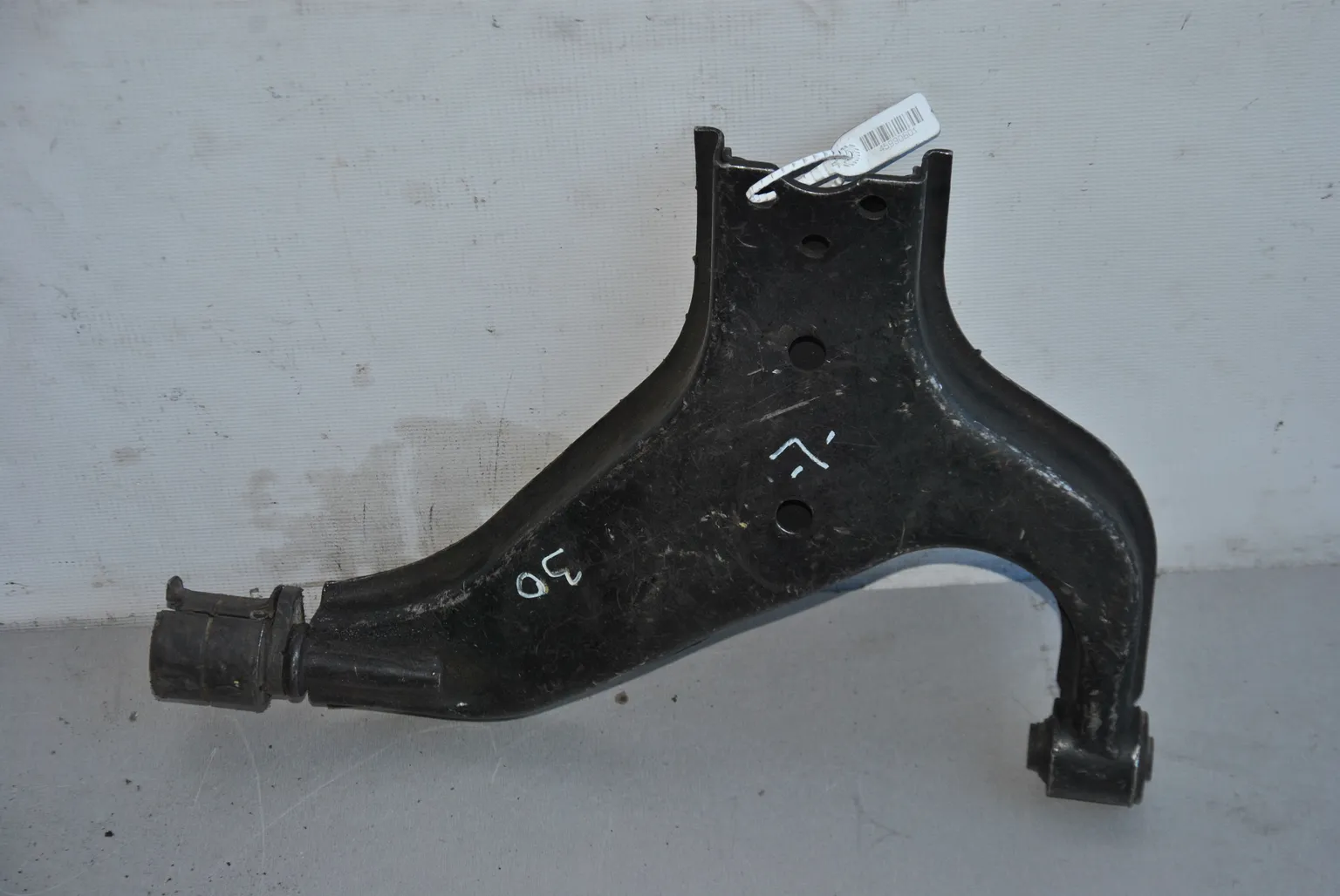 Рычаг NISSAN ELGRAND AVE50 QD32ETI Перед Лев (Контрактный) 45990601