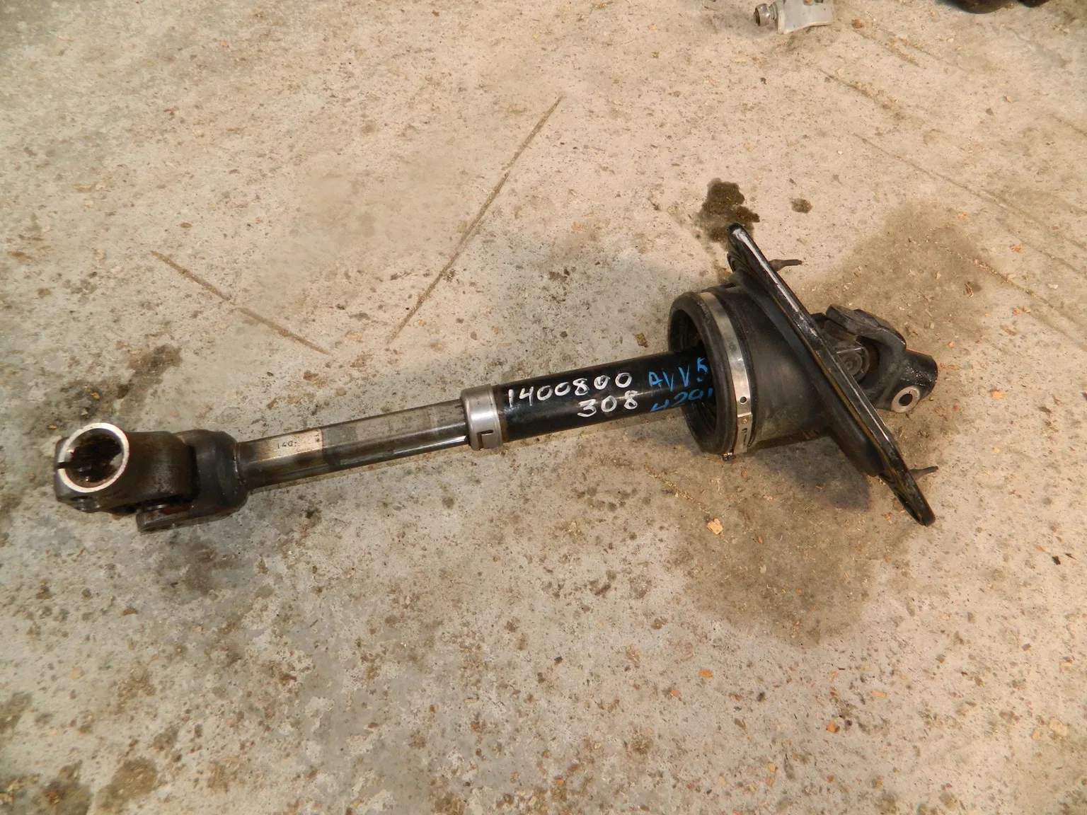 Кардан рулевой TOYOTA CAMRY AVV50 (Контрактный) 1400800308