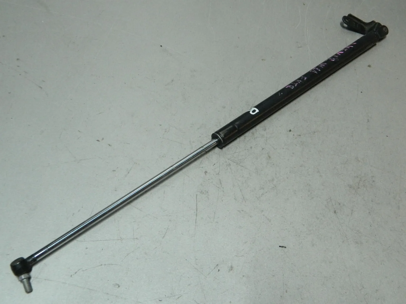 Амортизатор багажника NISSAN AWENIR W11 Прав (Контрактный) 81532148