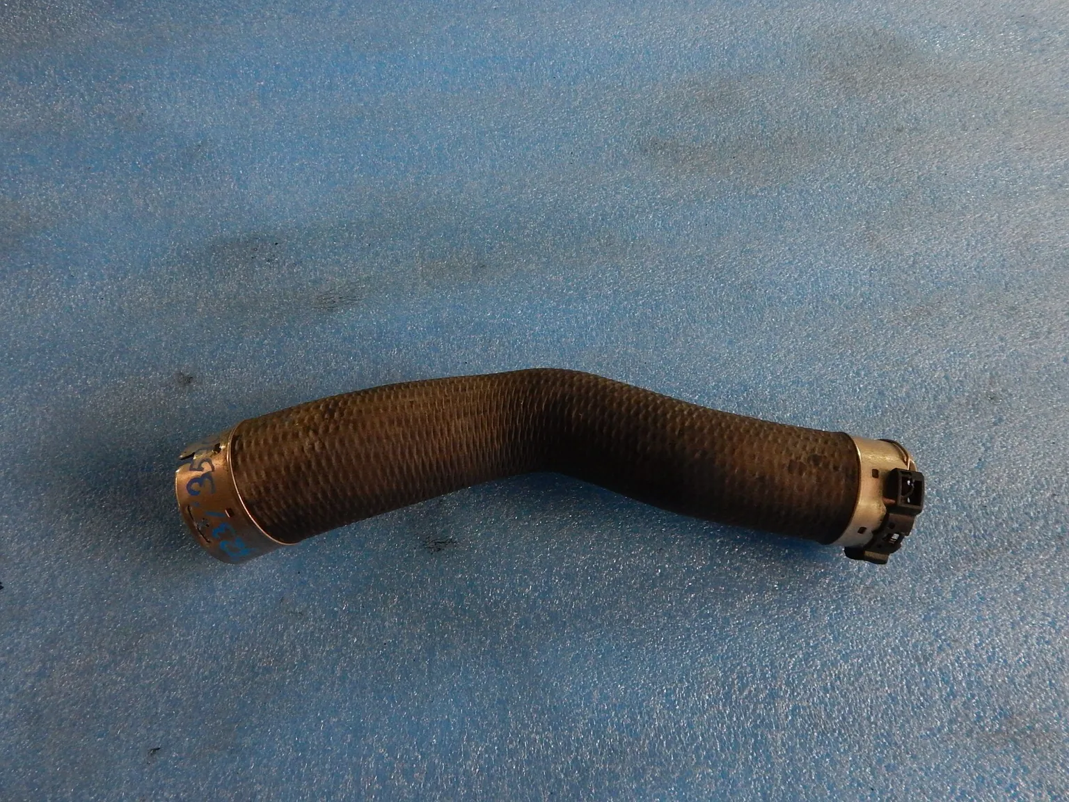 Патрубок системы охлаждения BMW 5-SERIES F10 (Контрактный) 23576605