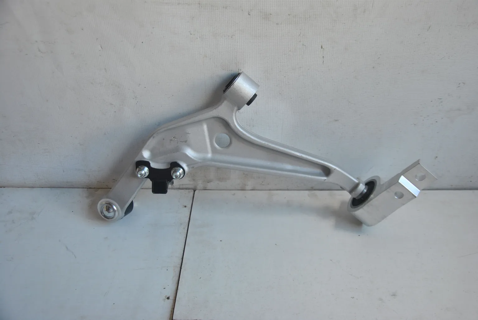 Рычаг GENERAL PARTS 545008H310 NISSAN X-TRAIL T30 RH