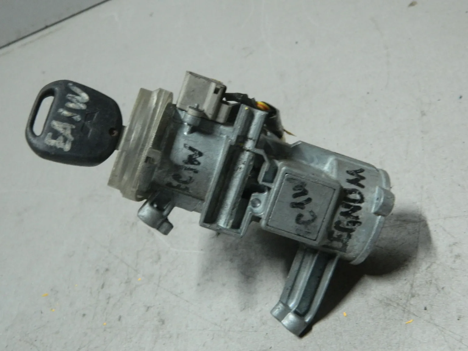 Замок зажигания MITSUBISHI GALANT EA1W (Контрактный) 81528804