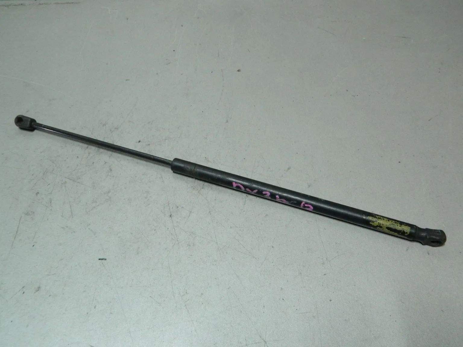 Амортизатор багажника MAZDA DEMIO DY3W (Контрактный) 81532092