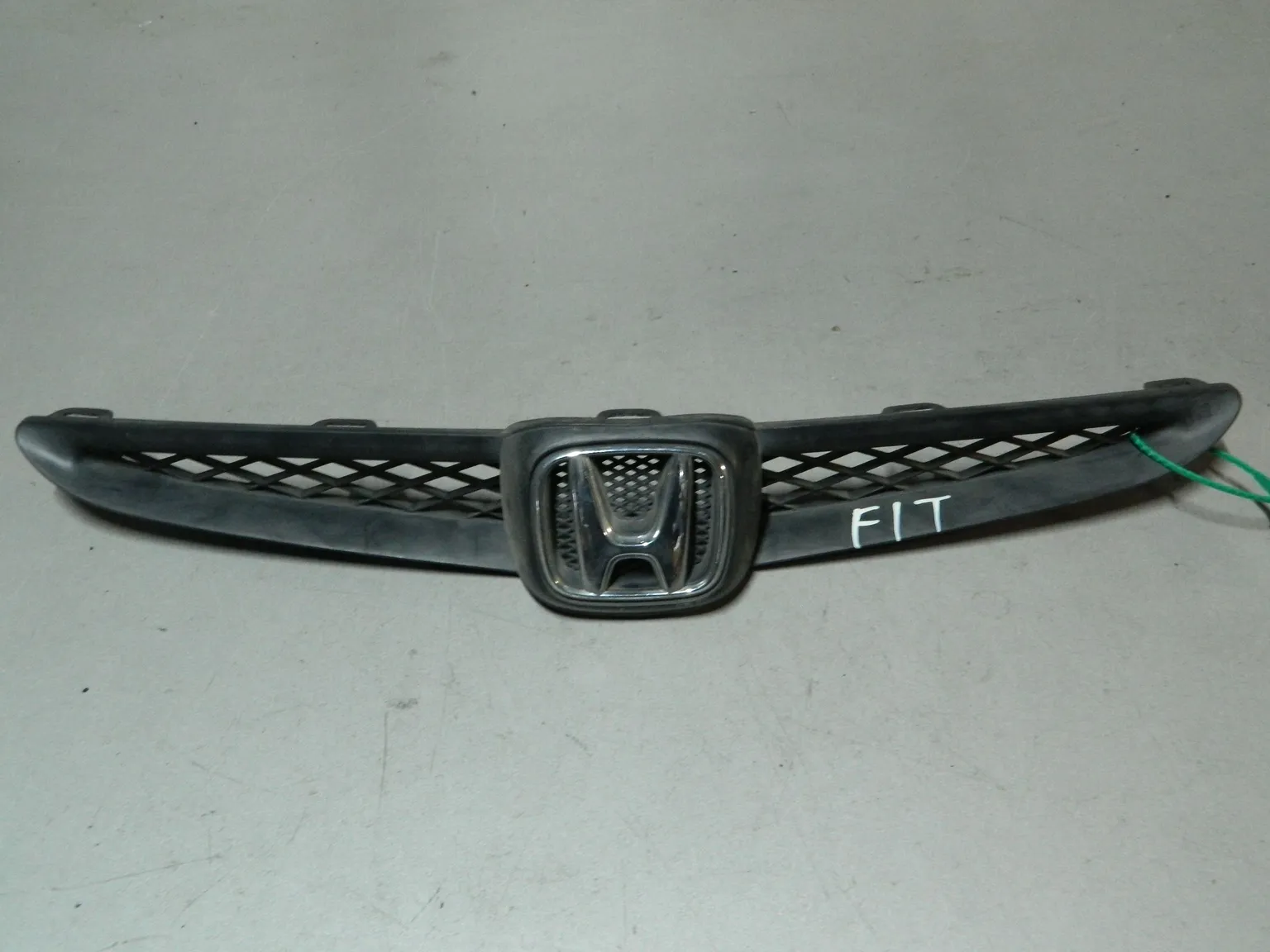 Решетка радиатора HONDA FIT GD1 (Контрактный) 81540943