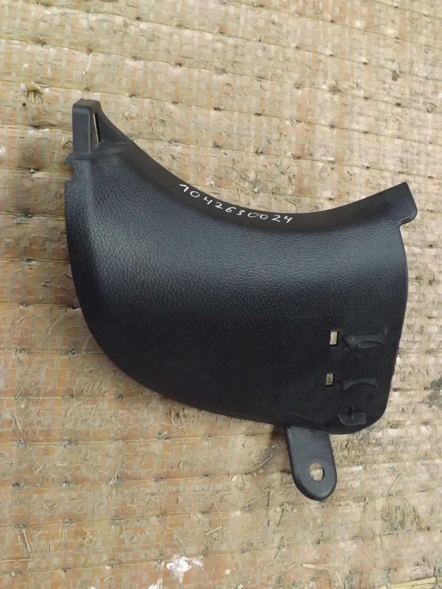 Накладка на порог SUBARU XV GP7 Перед Лев (Контрактный) 1042630024