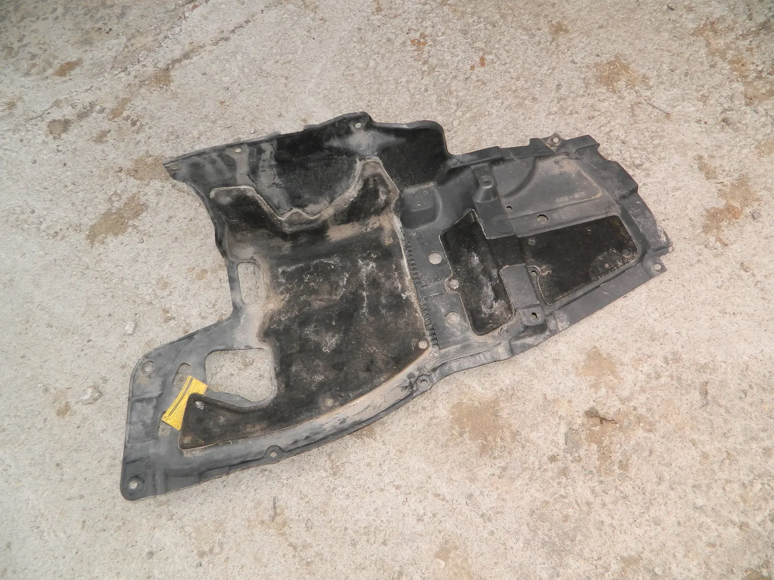 Защита двигателя TOYOTA AVENSIS AZT251 Лев (Контрактный) 1043500126