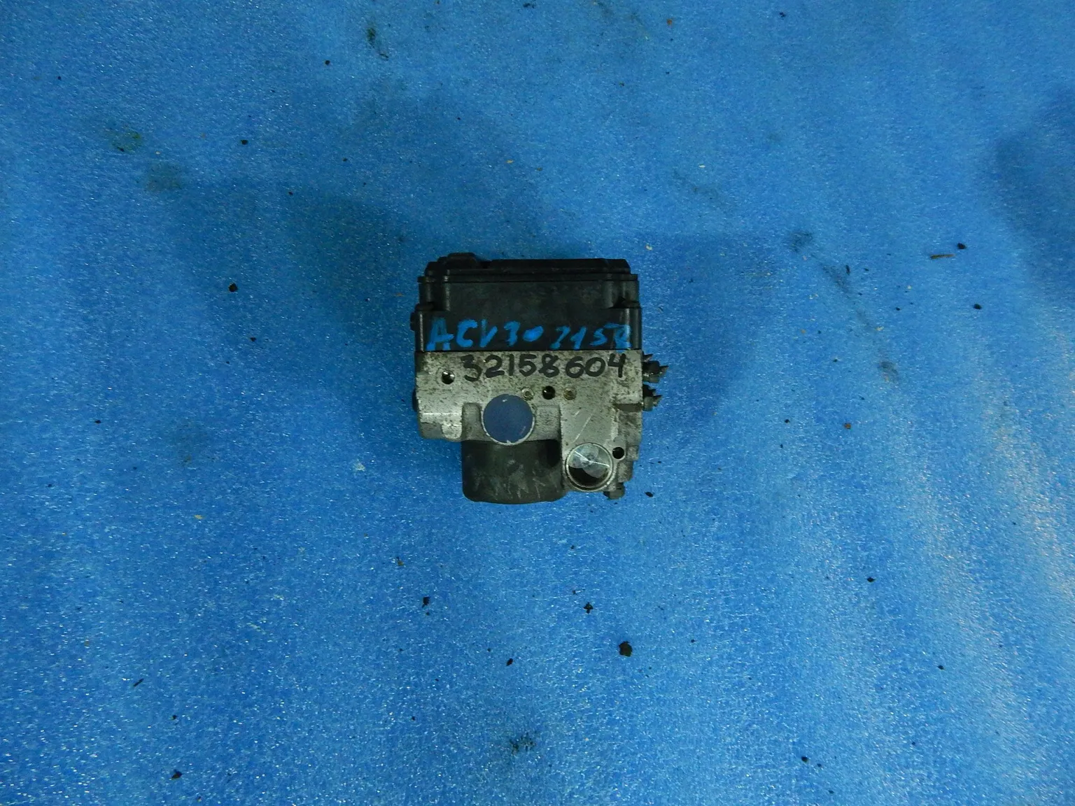 Блок ABS TOYOTA CAMRY ACV30 (Контрактный) 32158604