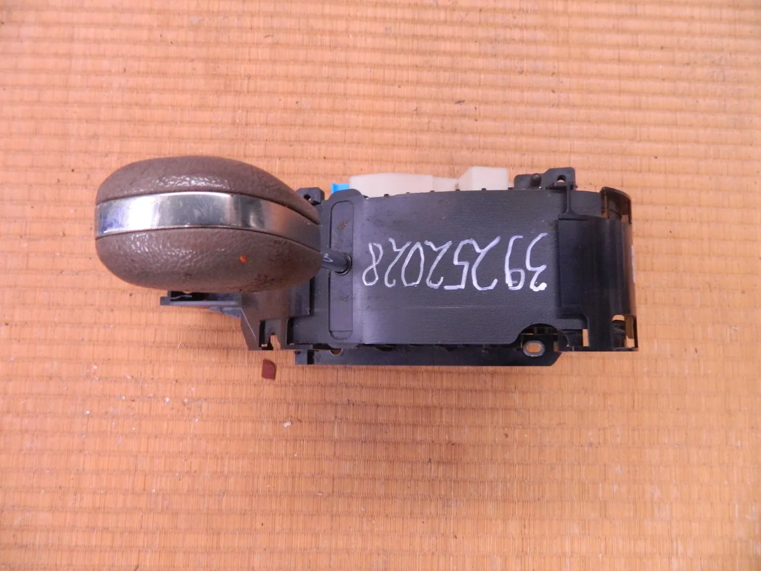 Ручка АКПП Nissan Teana J31 (контрактный) 39252028