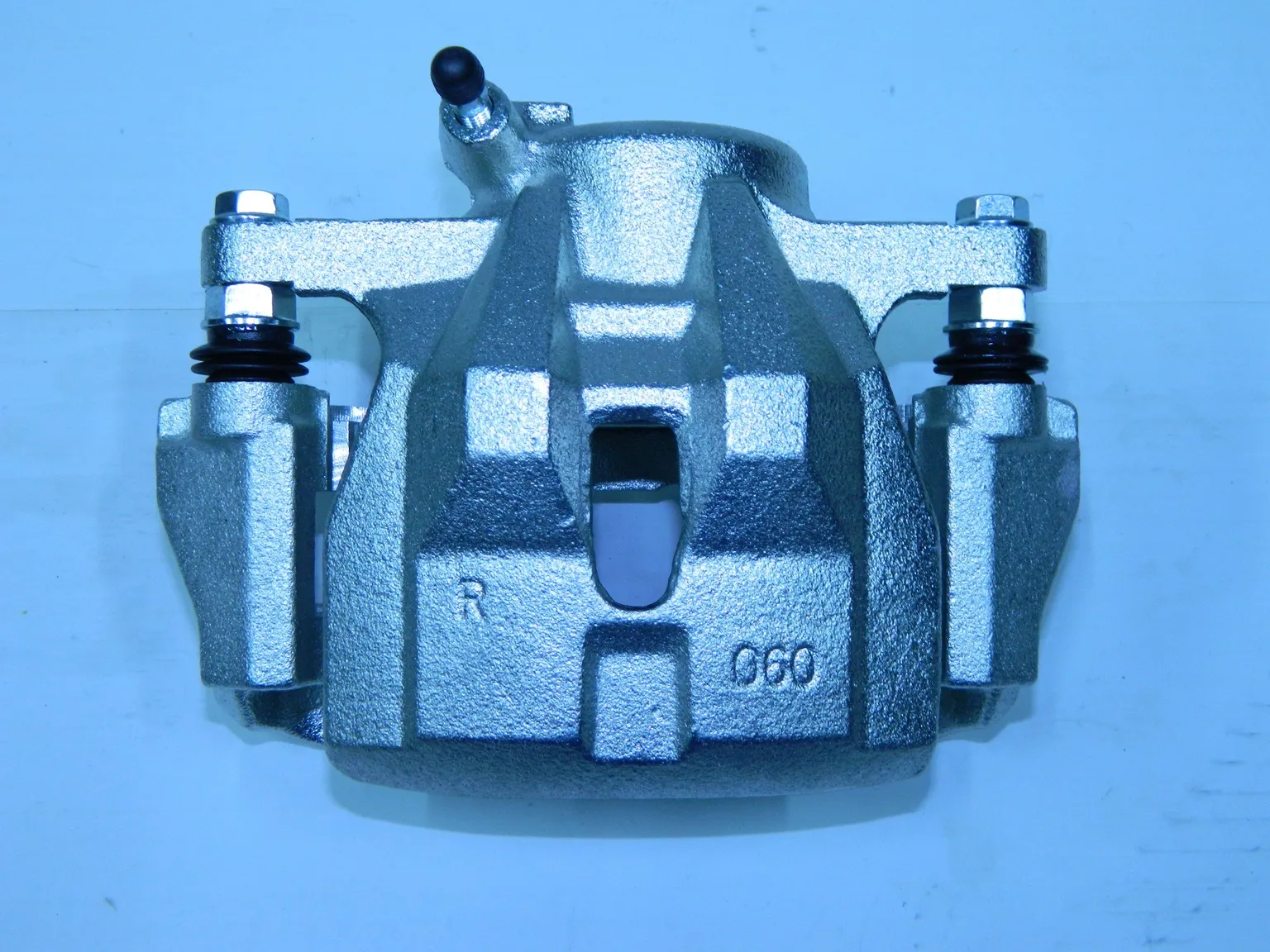 Суппорт тормозной GENERAL PARTS 4773012A10 ZRE151/152/154/186, ZZE150, NZE181 Перед Прав