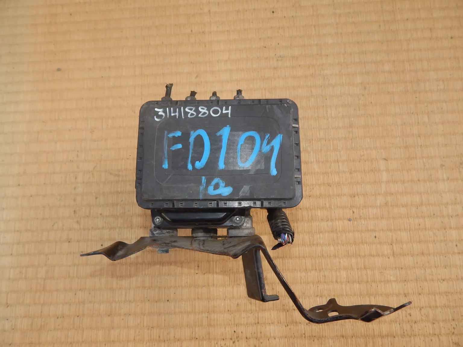 Блок ABS HONDA CIVIC FD1 (Контрактный) 31418804